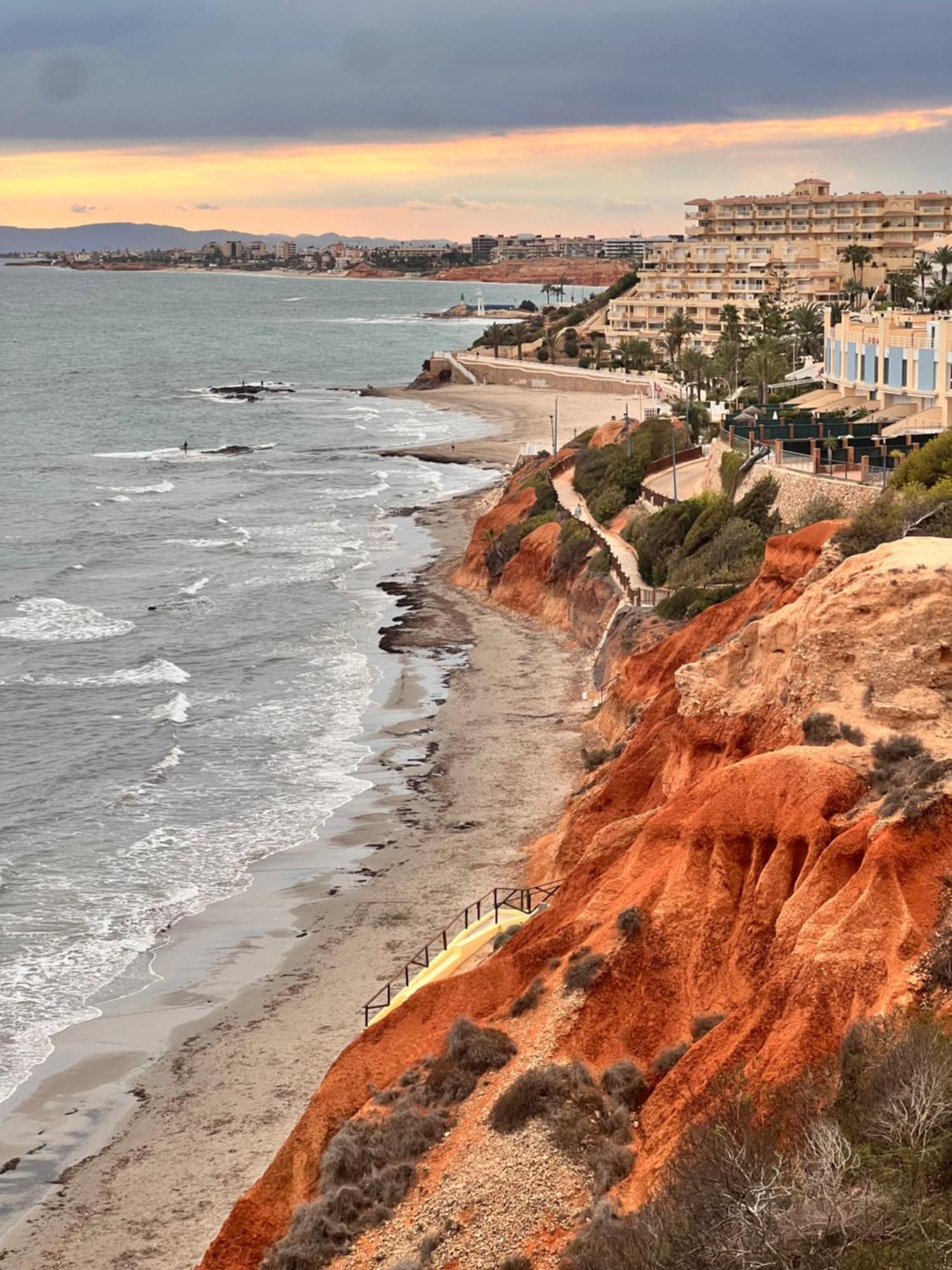 Zafiro Cabo Roig *